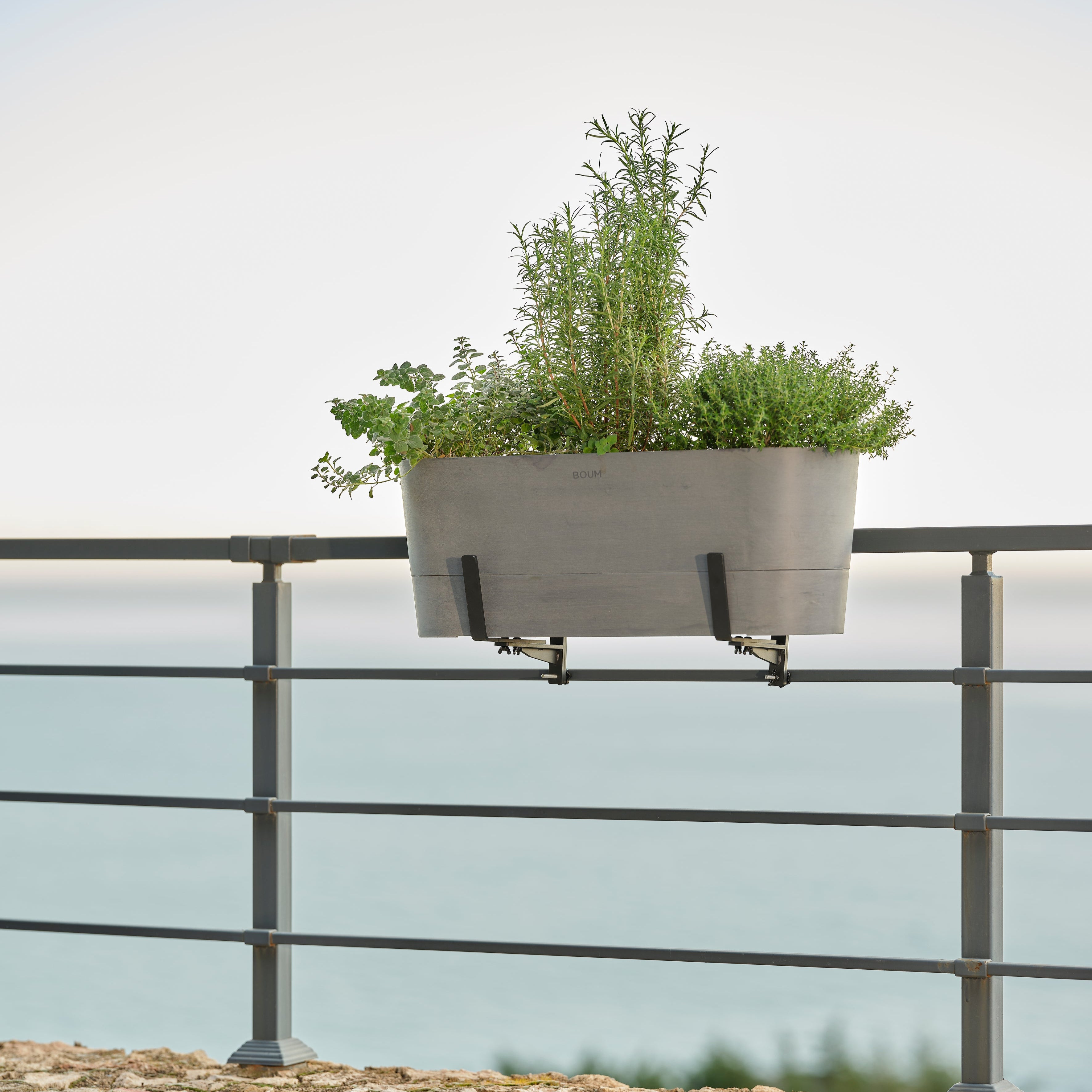Boum balcony hanger