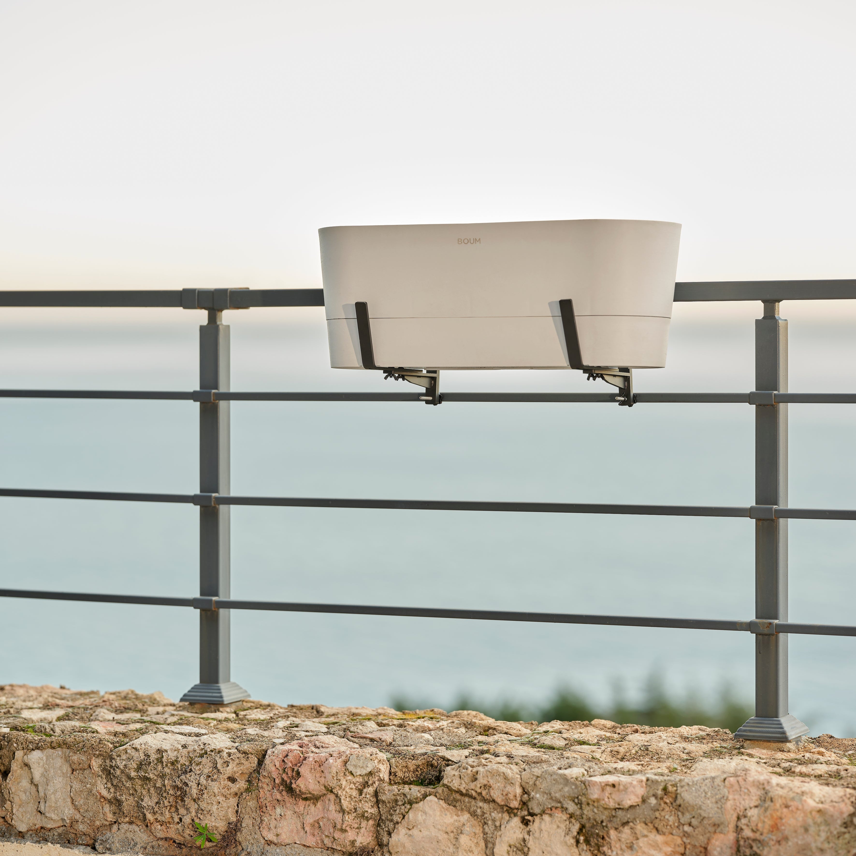 Boum balcony hanger