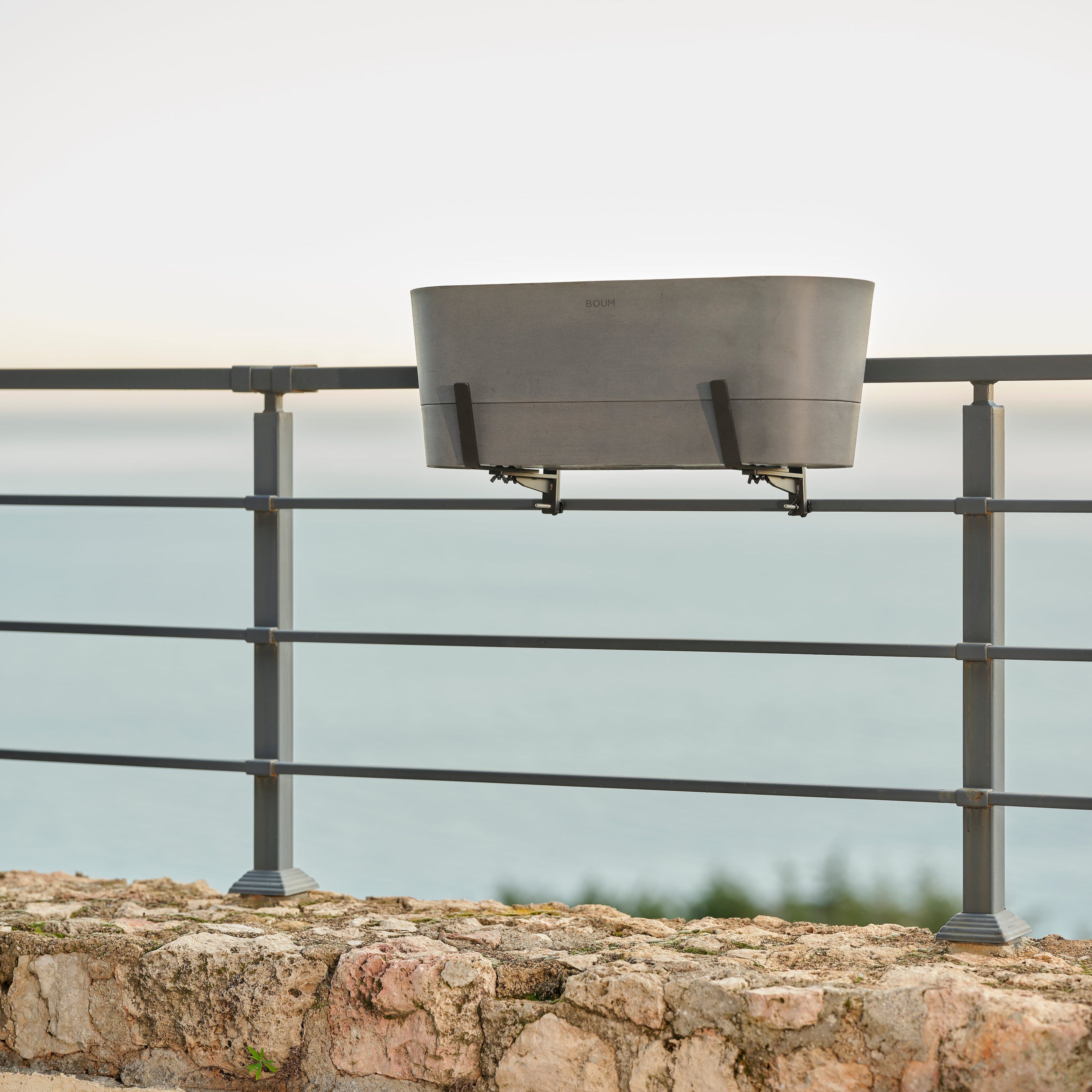 Boum balcony hanger