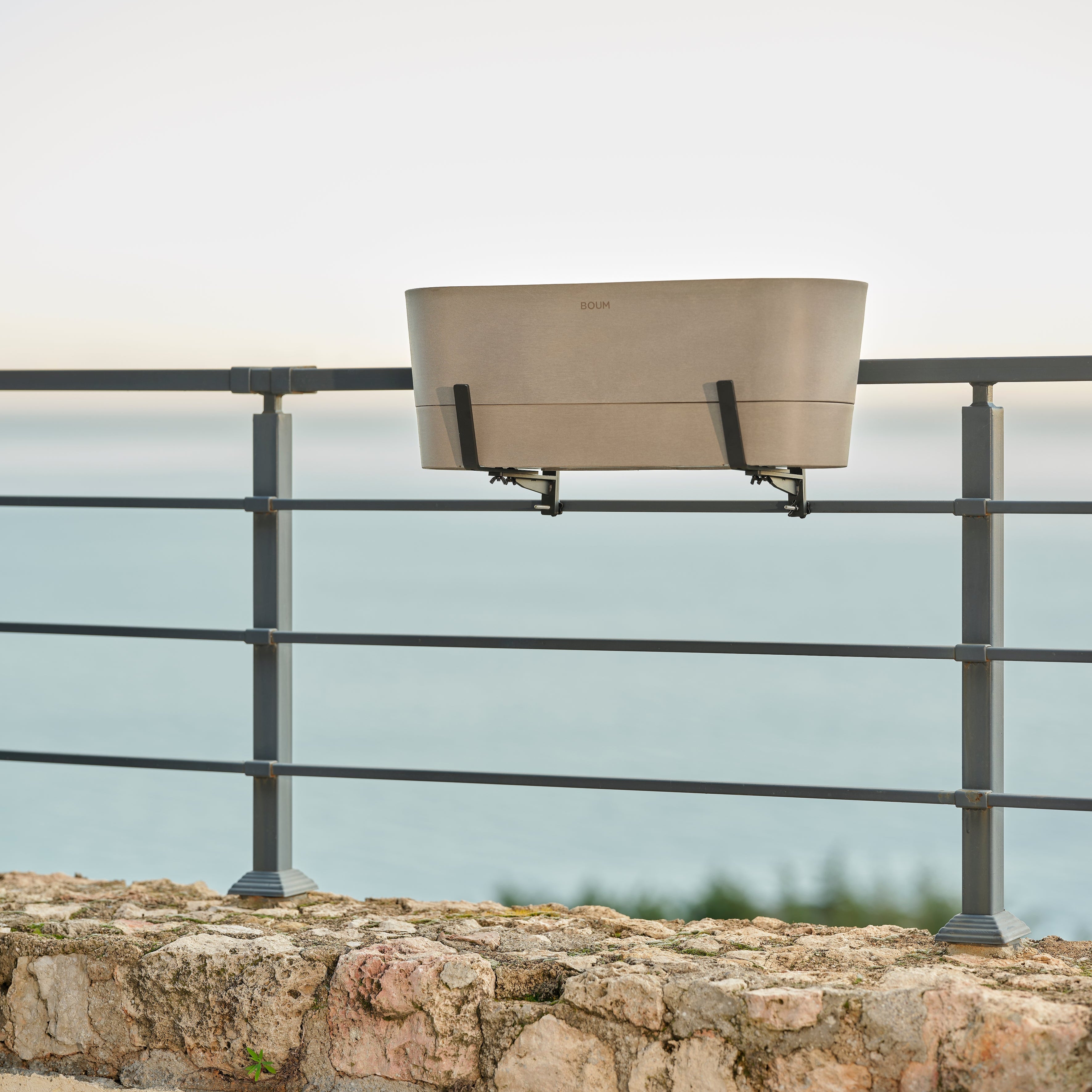 Boum balcony hanger